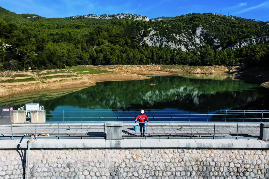 Veolia water treatment in Dardennes, Planet magazine